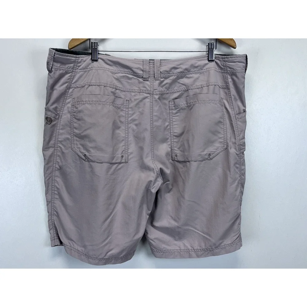Mountain Hardwear Nylon Shorts Sz 40 Mens Cargo Grey Hiking Outdoors Activewear